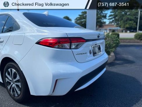 Used 2022 Toyota Corolla LE FWD image 9