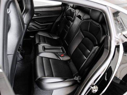 Used 2020 Porsche Taycan 4S image 40