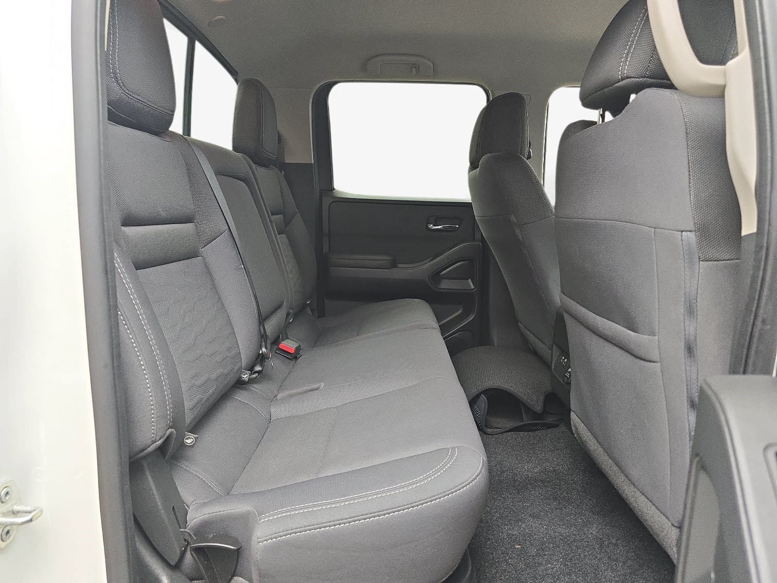 Used 2024 Nissan Frontier SV w/ Hardbody Edition AWD/4WD image 32