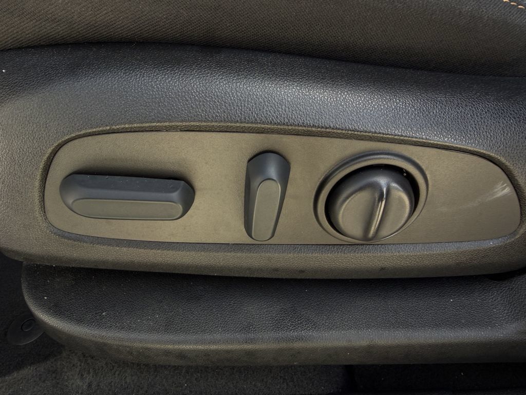 Used 2022 Chevrolet Equinox LT FWD image 24