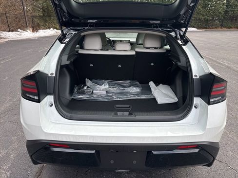 New 2026 Nissan Leaf SV+ w/ Floor Mat Package (SV+) FWD image 14