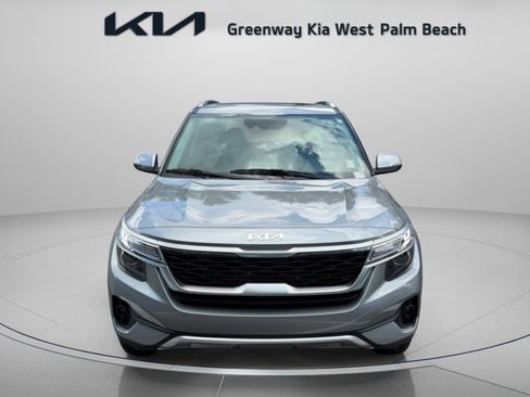 Used 2023 Kia Seltos EX AWD/4WD image 2