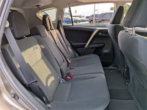 Used 2015 Toyota RAV4 XLE image 18