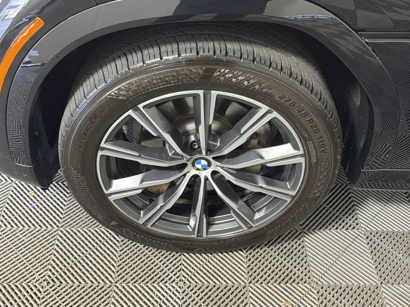 Used 2023 BMW X6 xDrive40i w/ M Sport Package AWD/4WD image 12