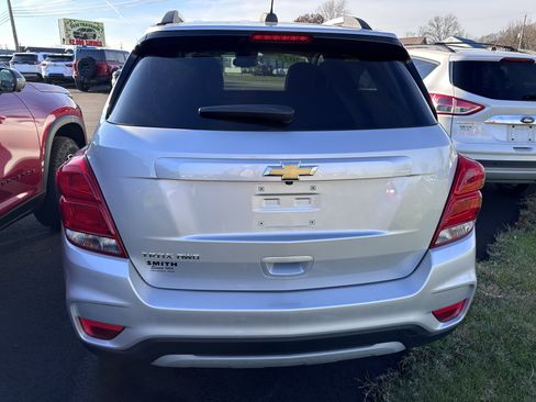 Used 2022 Chevrolet Trax LT w/ LT Convenience Package image 5
