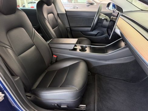 Used 2018 Tesla Model 3 RWD image 17