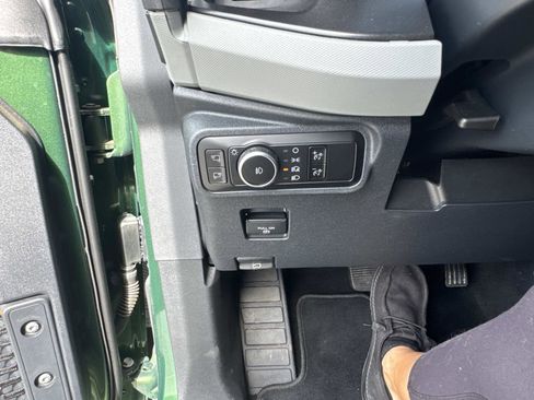 Used 2023 Ford Bronco Badlands image 31