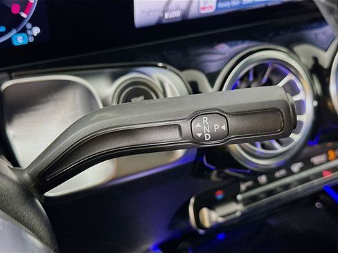 Certified 2025 Mercedes-Benz GLB 250 4MATIC image 21