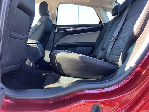 Used 2019 Ford Fusion S FWD image 27