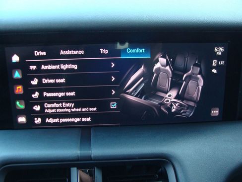 Used 2022 Porsche Taycan image 20