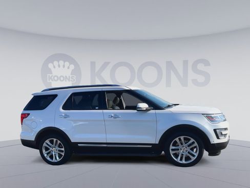 Used 2017 Ford Explorer Limited w/ Equipment Group 301A AWD/4WD image 2