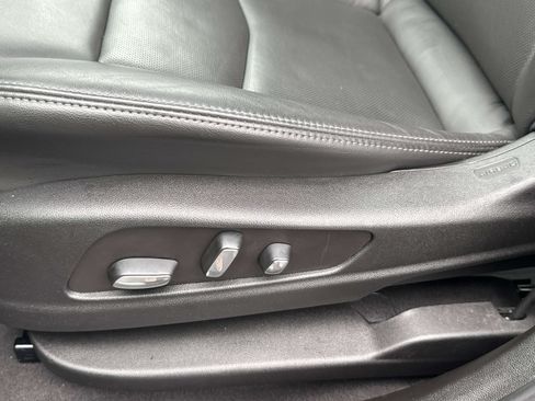 Used 2024 Cadillac XT6 Premium Luxury w/ LPO, Floor Liner Package AWD/4WD image 20