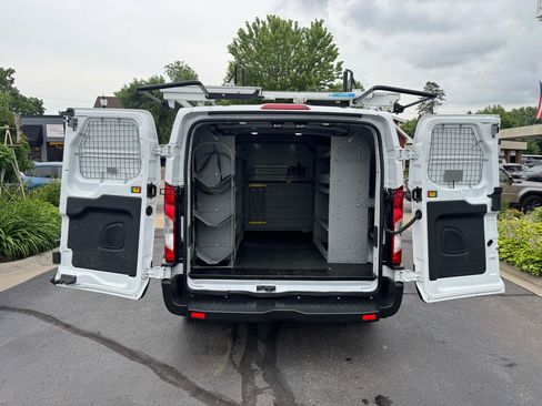 Used 2022 Ford Transit 250 Low Roof AWD image 12