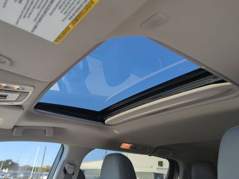 Used 2024 Toyota Sienna XLE image 17