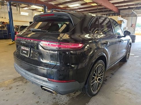 Used 2020 Porsche Cayenne AWD/4WD image 3