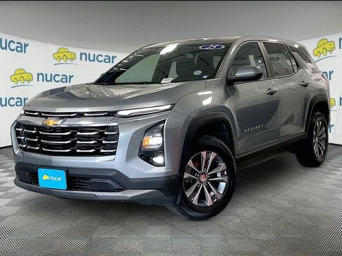 Used 2025 Chevrolet Equinox LT w/ Safety and Technology Package AWD/4WD image 3