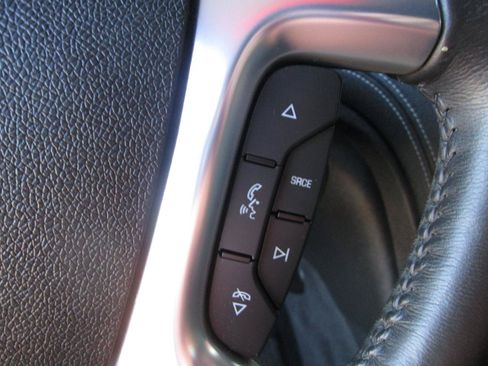 Used 2015 Chevrolet Traverse LTZ AWD/4WD image 21