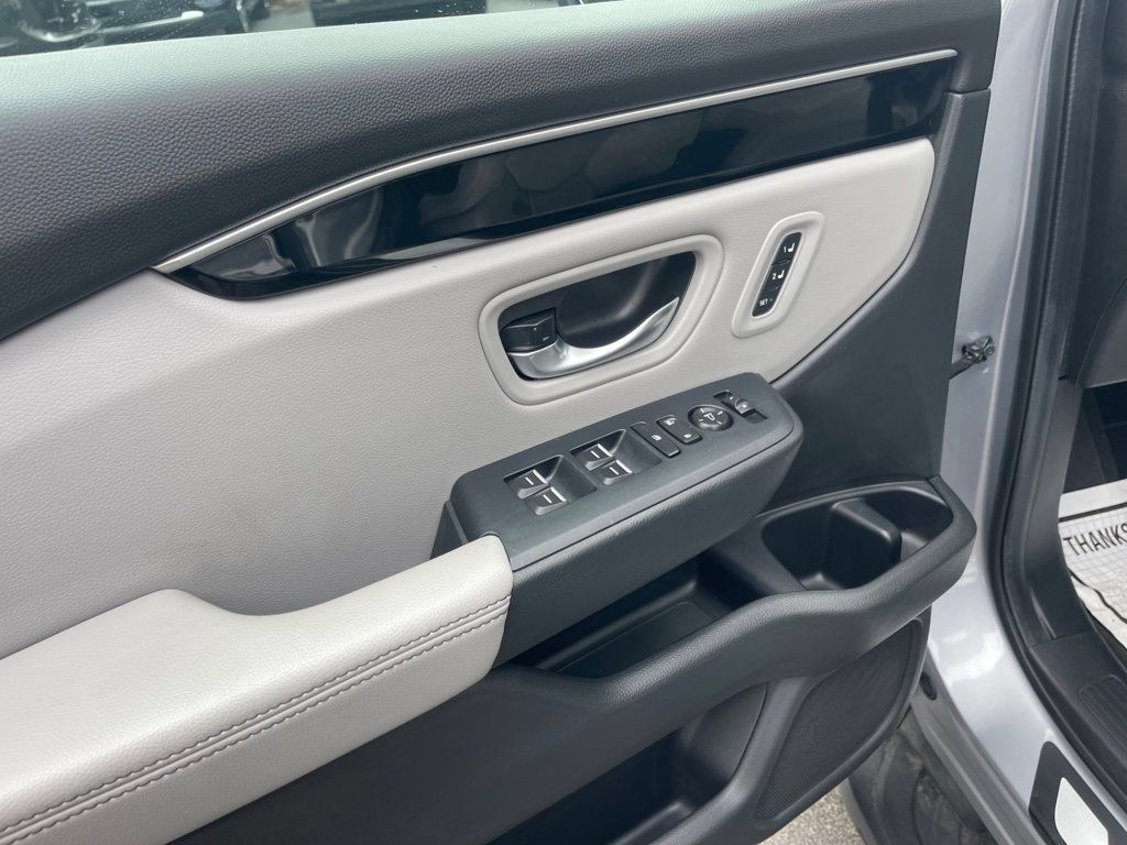 Used 2024 Honda Pilot EX-L image 11