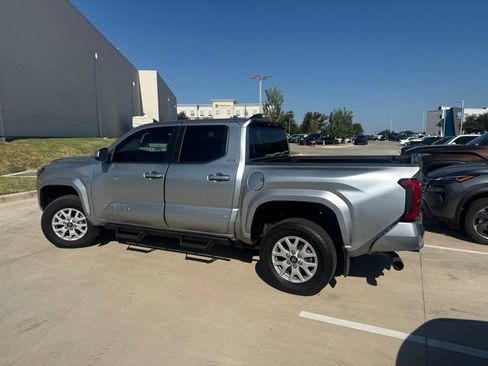 Used 2024 Toyota Tacoma SR5 RWD image 4