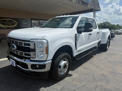 Used 2024 Ford F350 XLT w/ 360-Degree Camera Package AWD/4WD image 2
