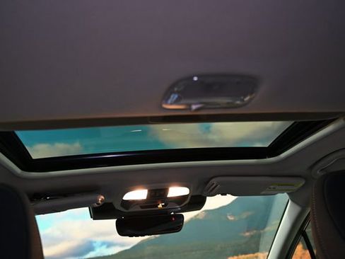 Certified 2025 Subaru Crosstrek 2.0i Premium image 47