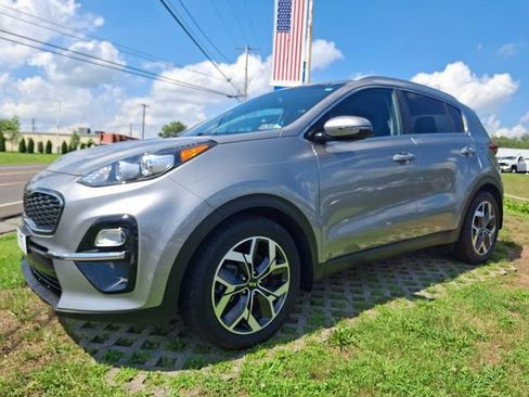 Used 2020 Kia Sportage EX FWD image 3