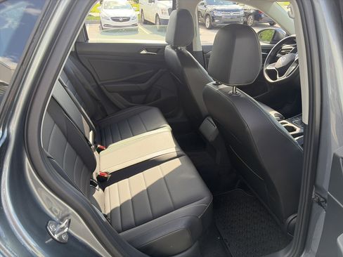 Used 2024 Volkswagen Jetta SE FWD image 24