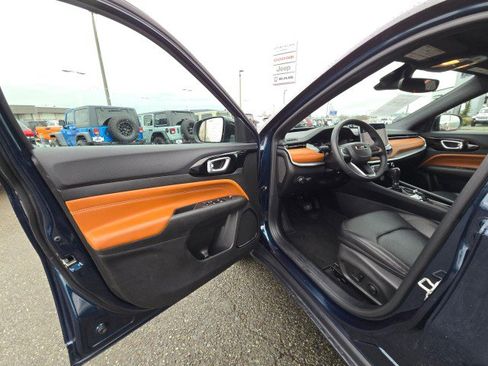 Used 2024 Jeep Compass Limited image 21