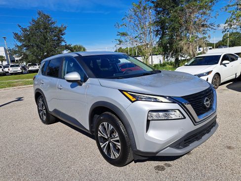 Certified 2023 Nissan Rogue SV image 3
