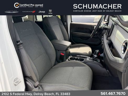 Used 2024 Jeep Wrangler Unlimited Sahara w/ Technology Group AWD/4WD image 16