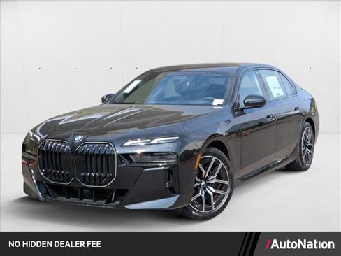 Used 2025 BMW 740i xDrive AWD/4WD image 1