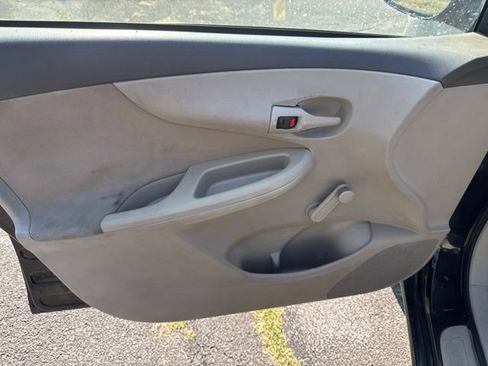 Used 2009 Toyota Corolla w/ All Weather Guard Pkg FWD image 14