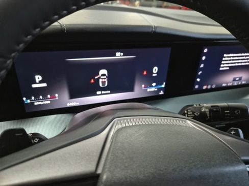 Used 2025 Nissan Murano Platinum image 23