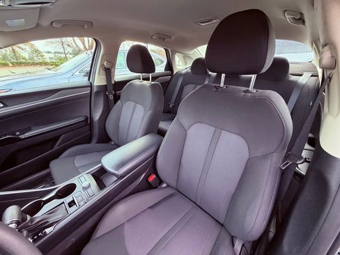 Used 2022 Kia K5 LX image 7