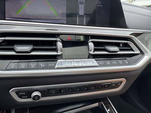 Used 2021 BMW X7 xDrive40i w/ M Sport Package AWD/4WD image 37