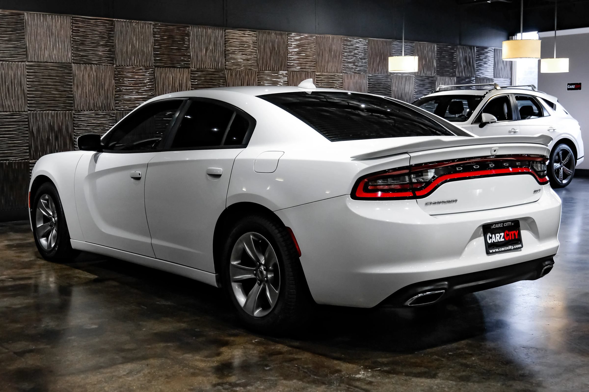 Used 2016 Dodge Charger SXT w/ Navigation & Travel Group RWD image 9