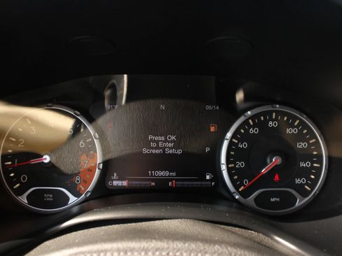 Used 2015 Jeep Renegade Trailhawk AWD/4WD image 25
