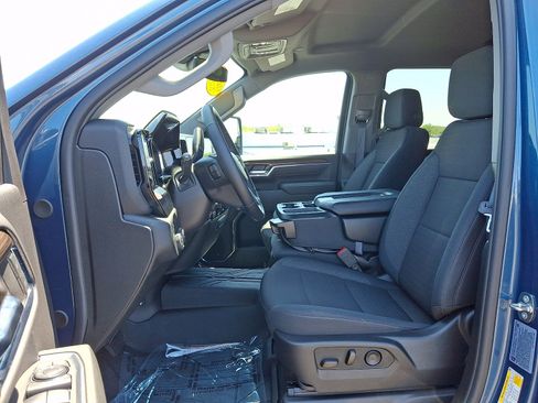 Used 2024 Chevrolet Silverado 2500 LT w/ Convenience Package AWD/4WD image 13
