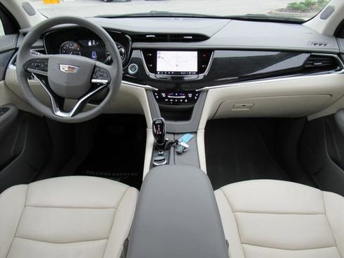 Certified 2024 Cadillac XT6 Premium Luxury image 13