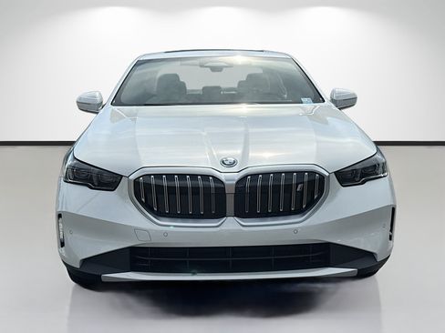 New 2027 BMW i5 xDrive40 AWD/4WD image 8