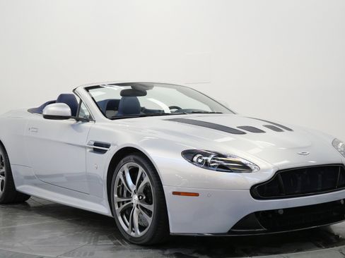 Used 2017 Aston Martin V12 Vantage S RWD image 3