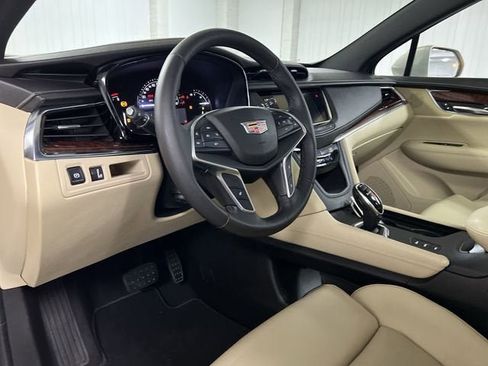 Certified 2017 Cadillac XT5 Luxury AWD/4WD image 10