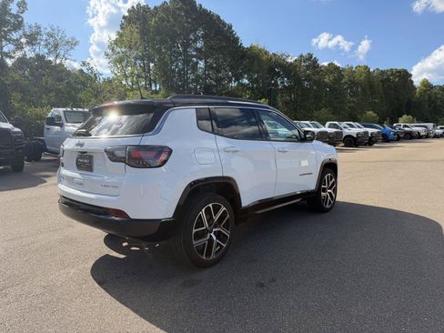 Certified 2025 Jeep Compass Limited w/ Elite Group AWD/4WD image 6