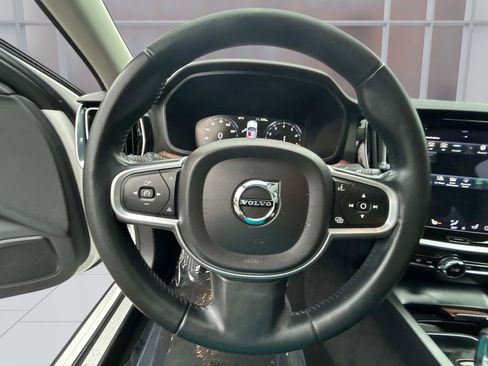 Used 2022 Volvo S60 B5 Inscription image 23