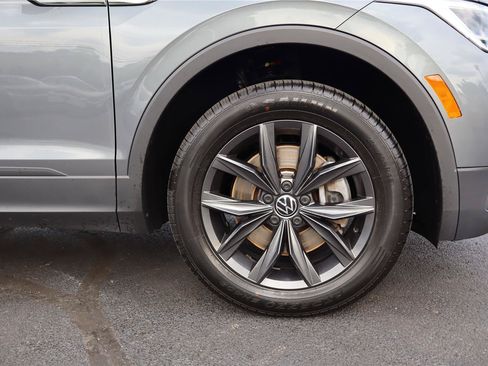 Certified 2023 Volkswagen Tiguan SE AWD/4WD image 11