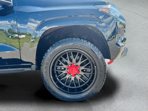 Used 2023 Chevrolet Colorado Z71 image 40