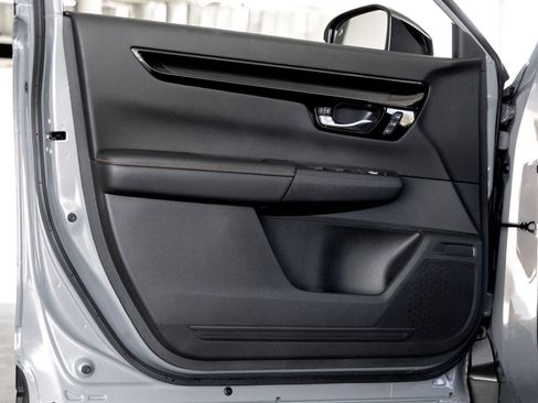Used 2025 Honda CR-V Sport Touring image 9