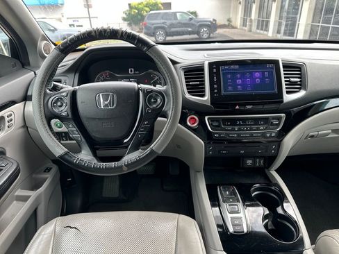 Used 2017 Honda Pilot Elite image 13