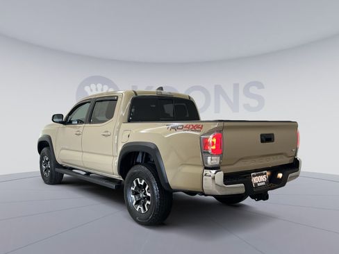 Used 2020 Toyota Tacoma TRD Off-Road AWD/4WD image 7