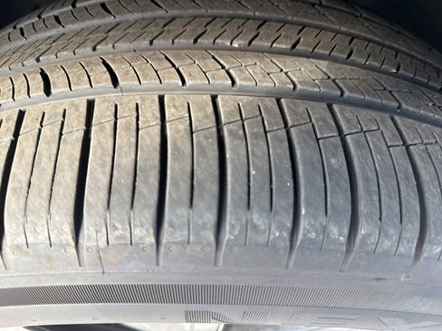 Used 2025 Volkswagen Atlas Cross Sport SE image 12